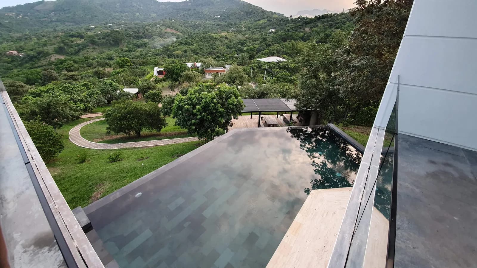 Finca en Anapoima para 22 personas con piscina, jacuzzi y zonas sociales 16