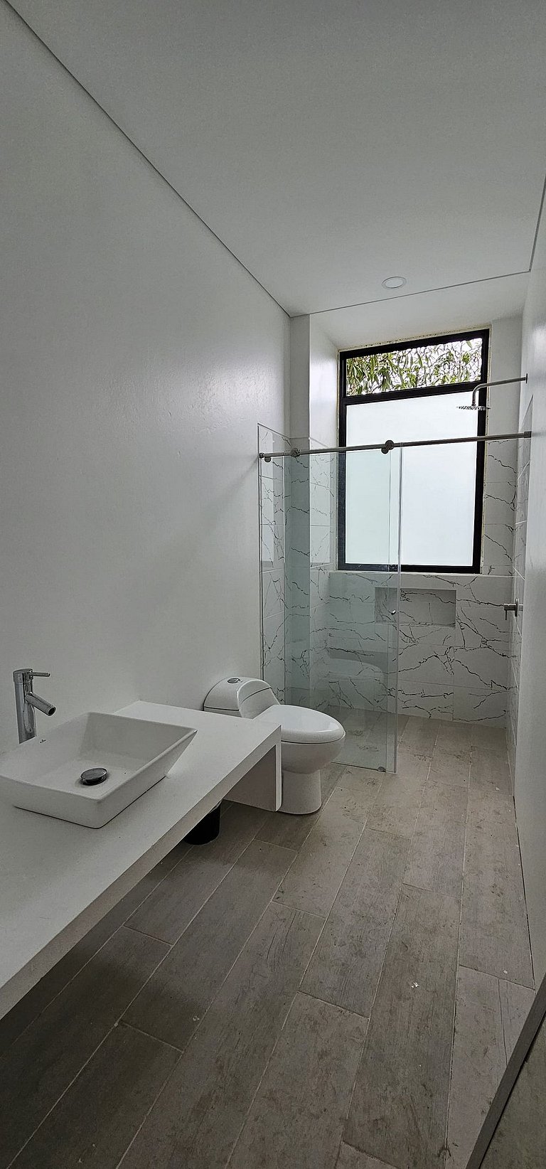 Casa con piscina rodeada de verde en Anapoima